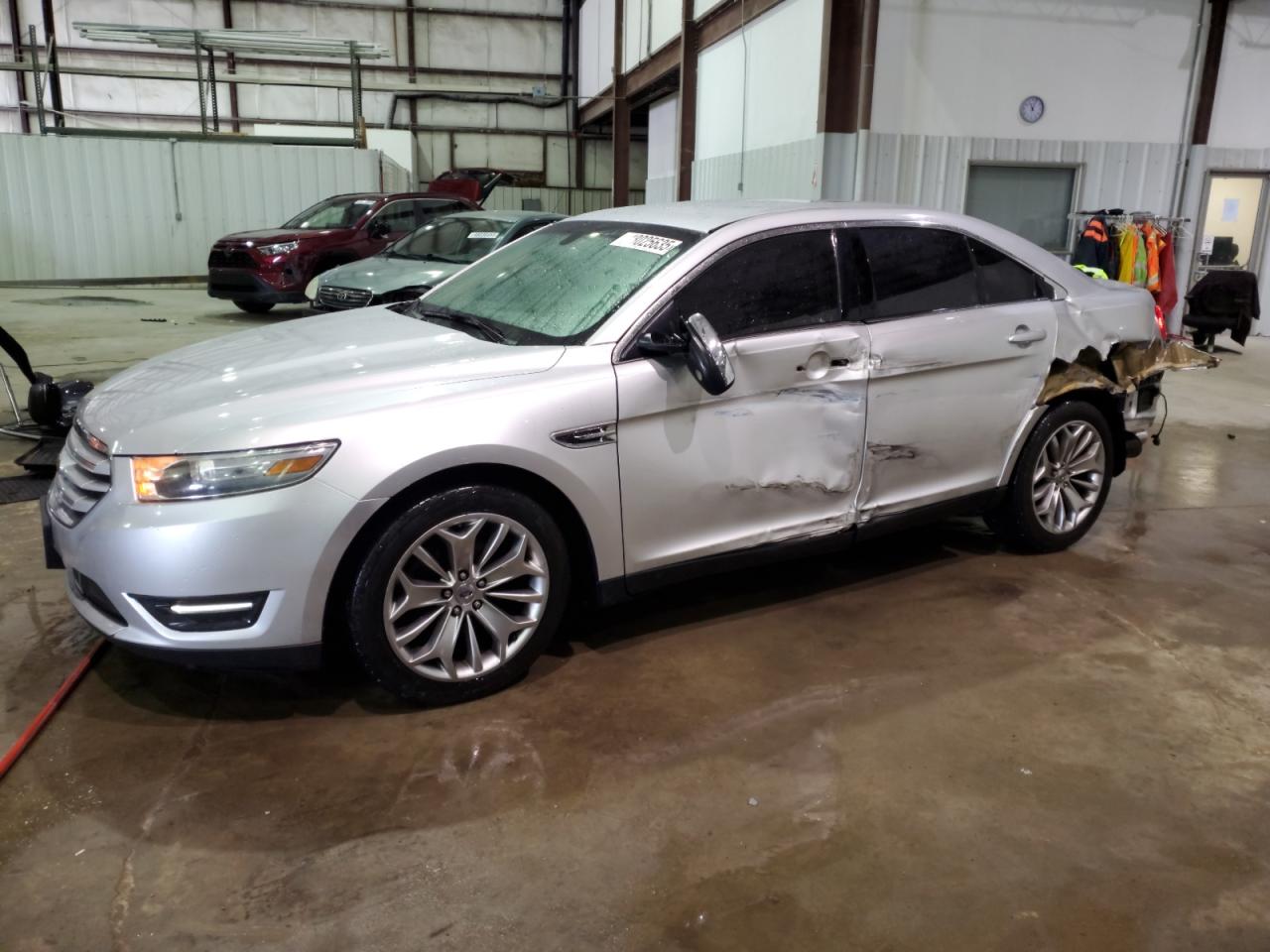 FORD TAURUS LIM 2014