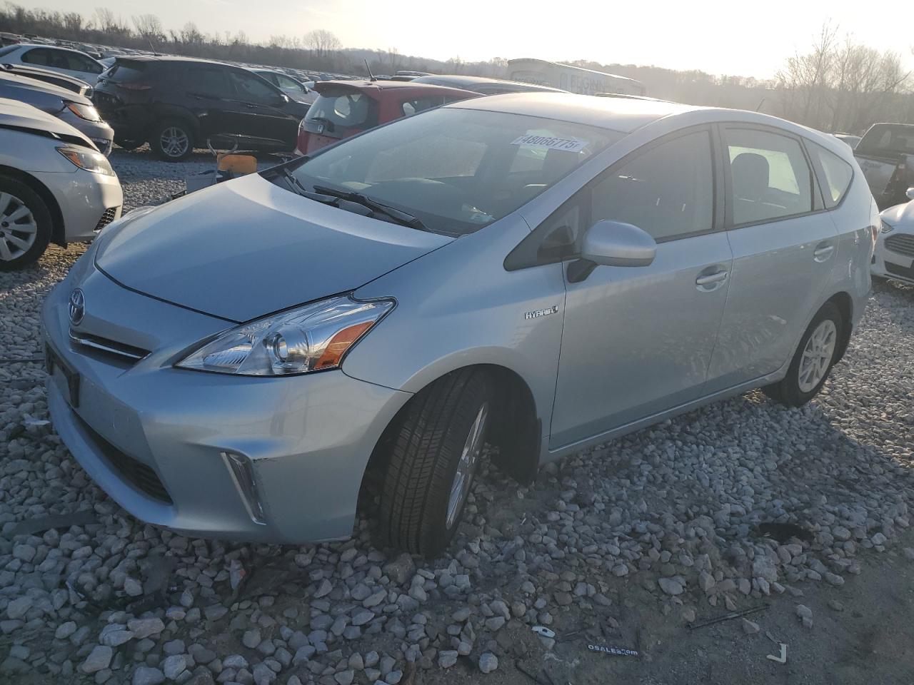 TOYOTA PRIUS V 2012
