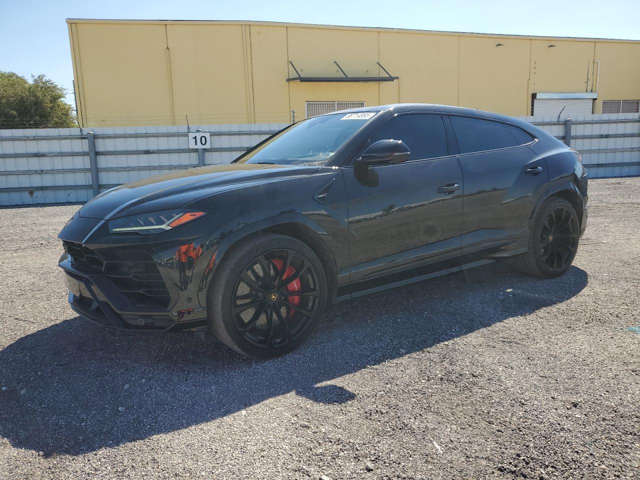 LAMBORGHINI URUS 2019