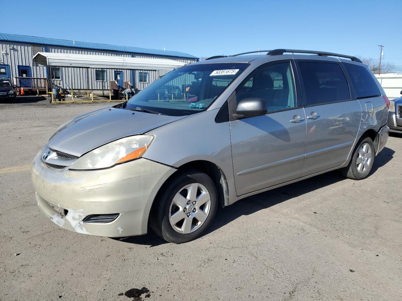 TOYOTA SIENNA CE 2009