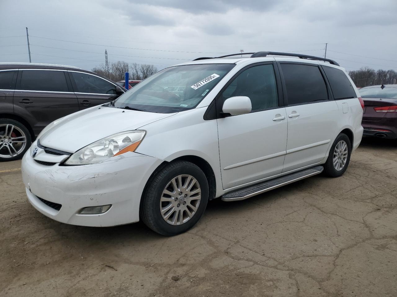 TOYOTA SIENNA XLE 2009