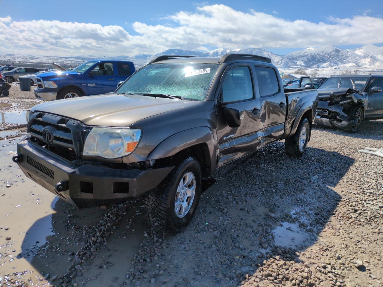 TOYOTA TACOMA DOU 2011