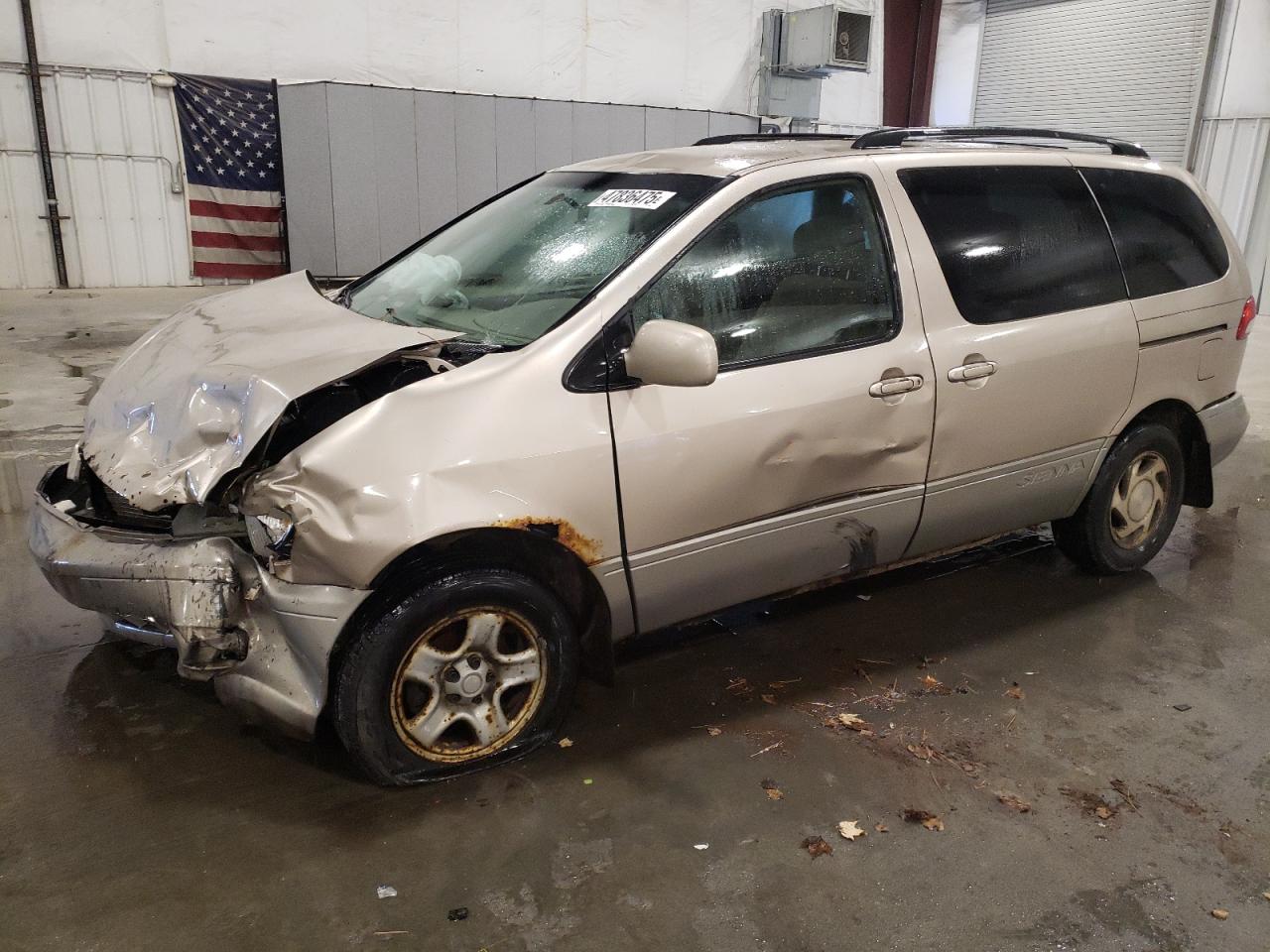 TOYOTA SIENNA LE 2003