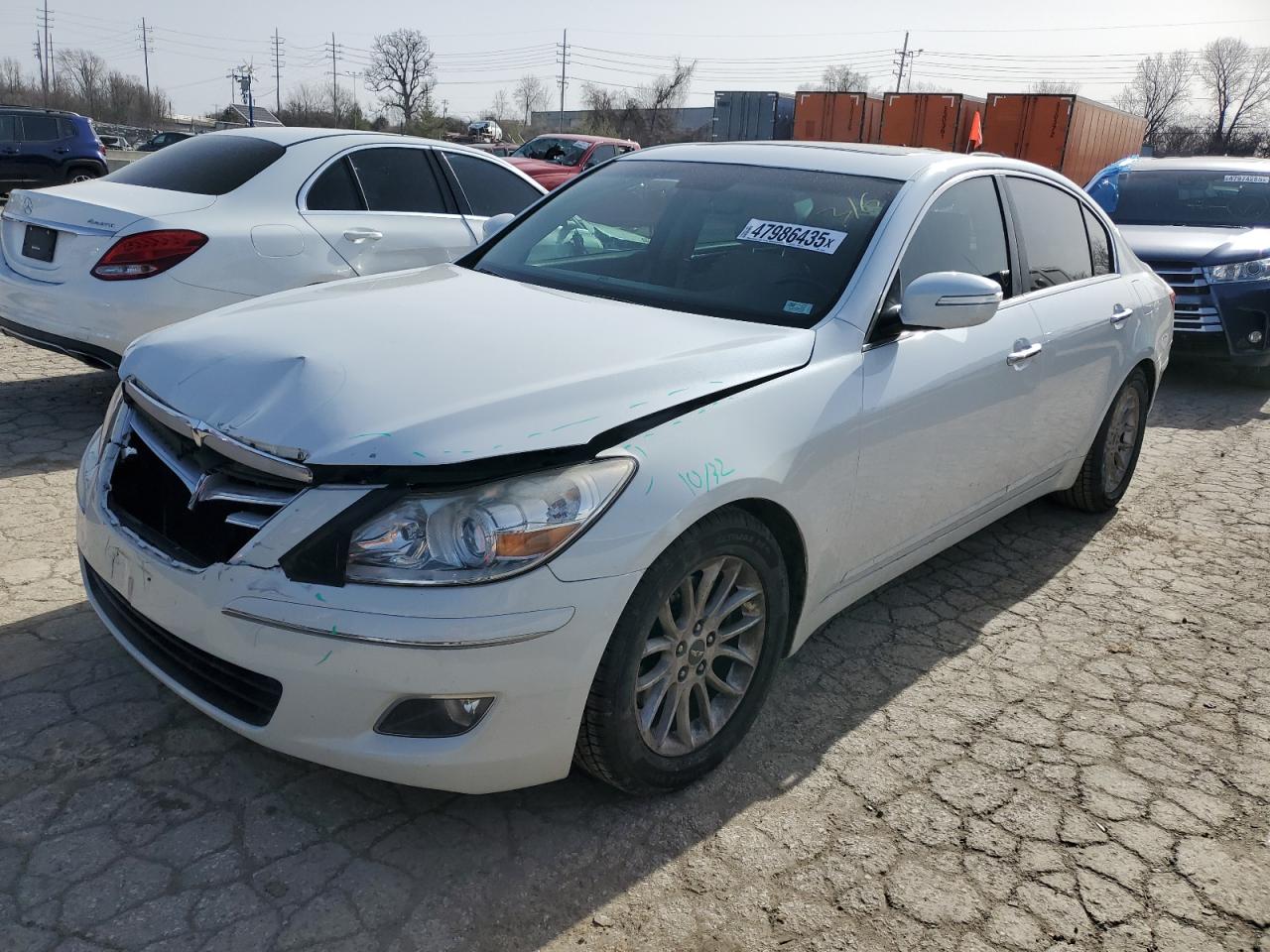 HYUNDAI GENESIS 3. 2011