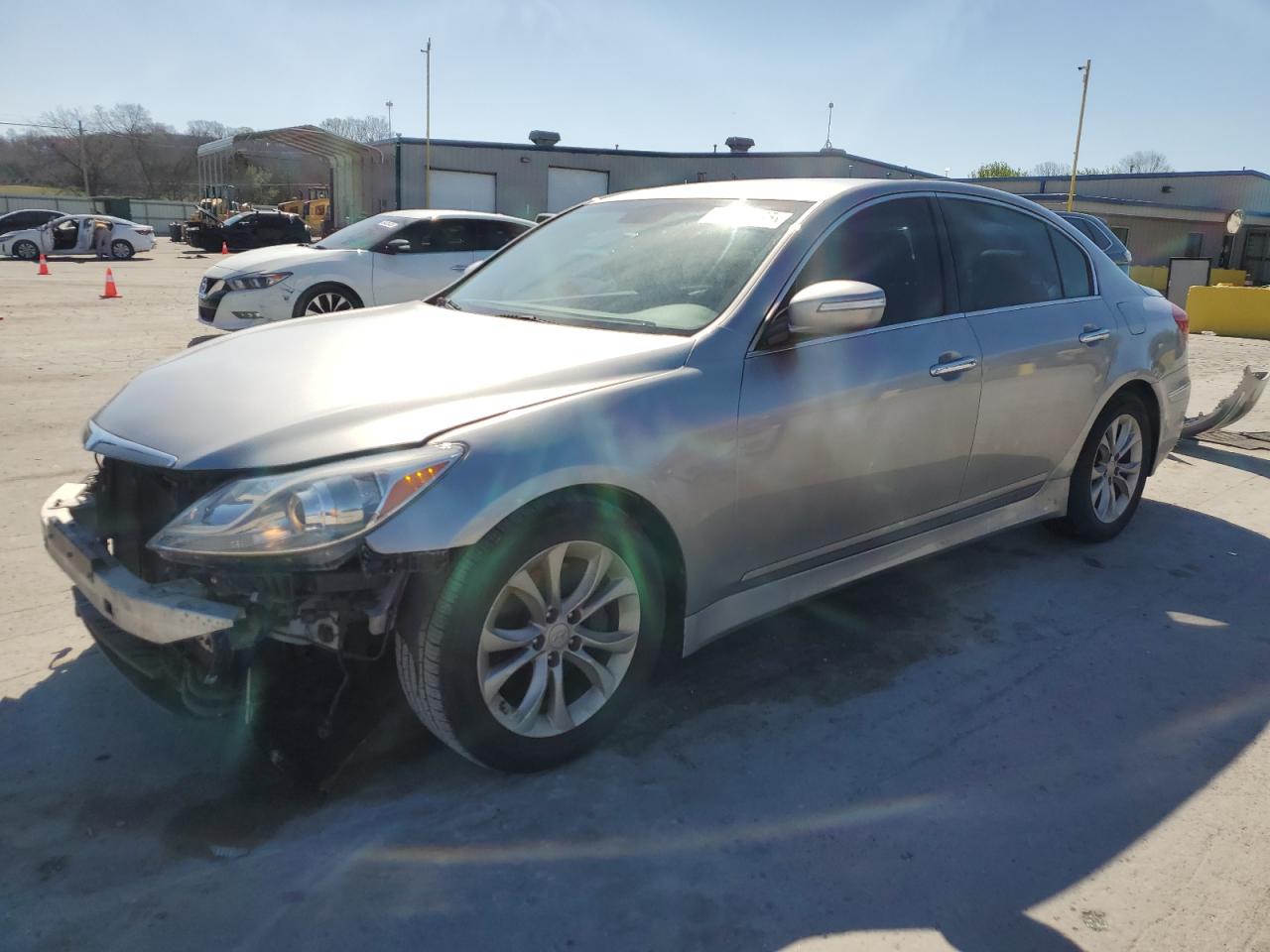 HYUNDAI GENESIS 3. 2013