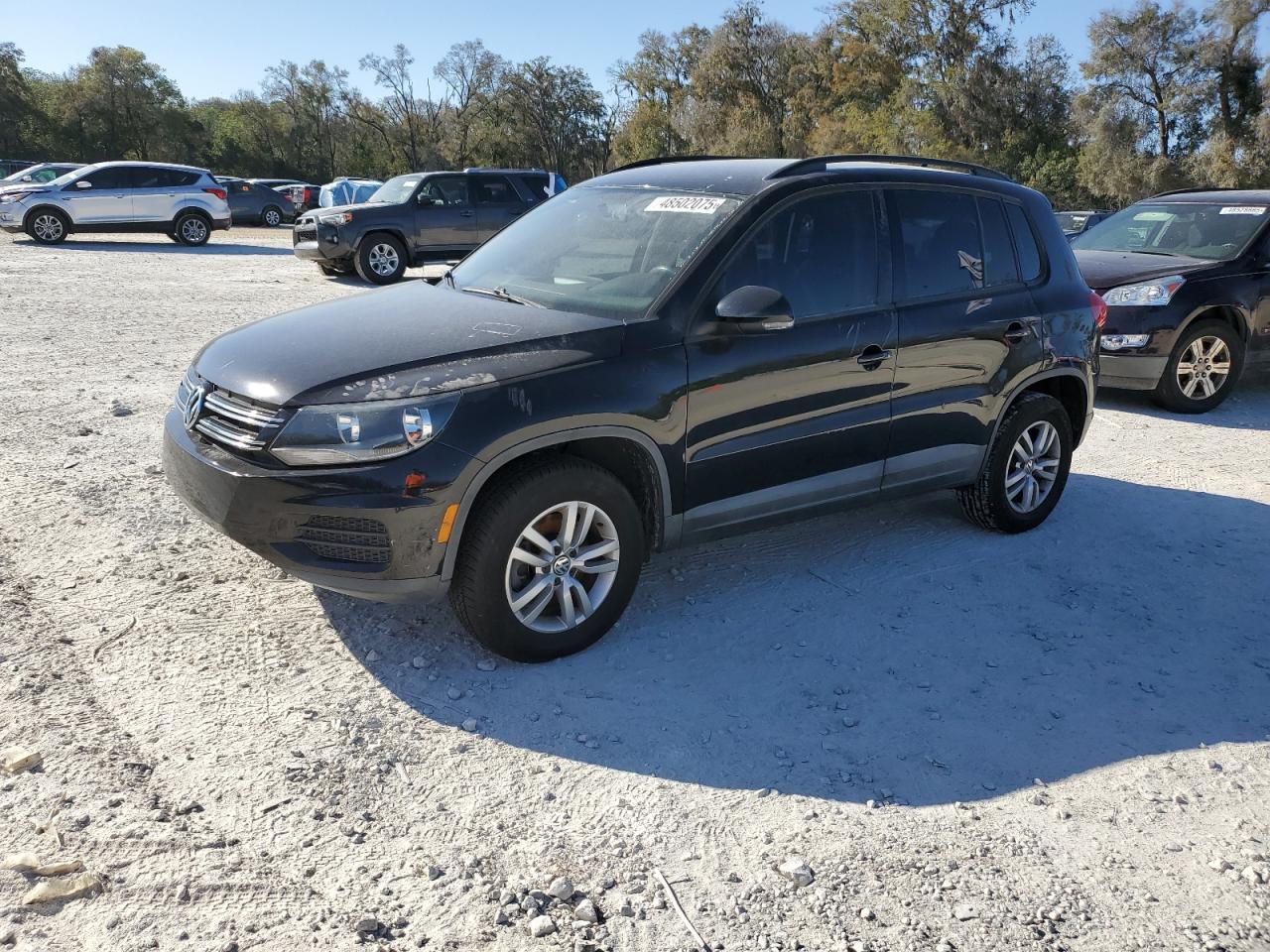 VOLKSWAGEN TIGUAN S 2015