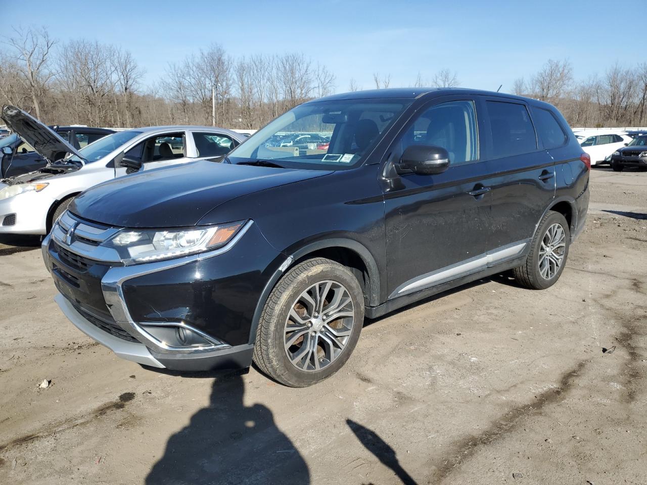 MITSUBISHI OUTLANDER 2016