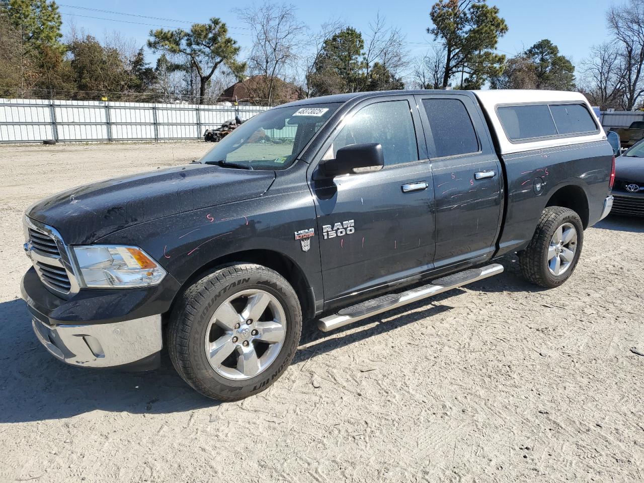 RAM 1500 SLT 2015