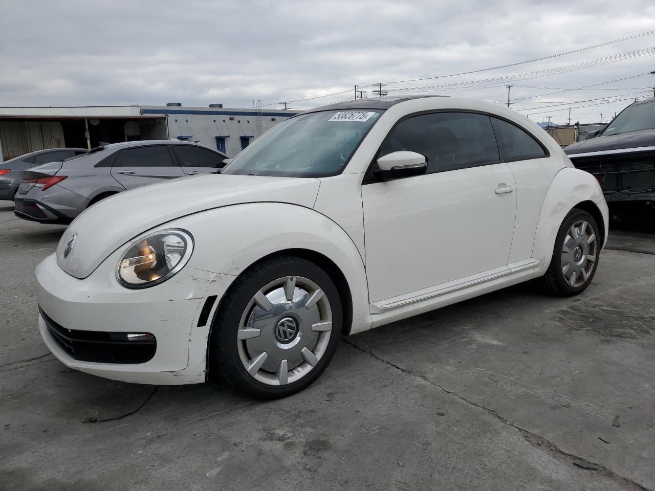 VOLKSWAGEN BEETLE 2013