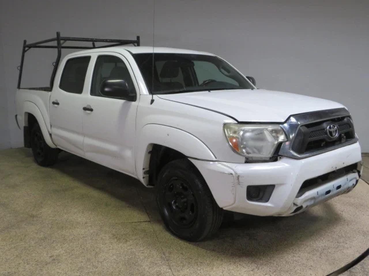 TOYOTA TACOMA DOU 2015