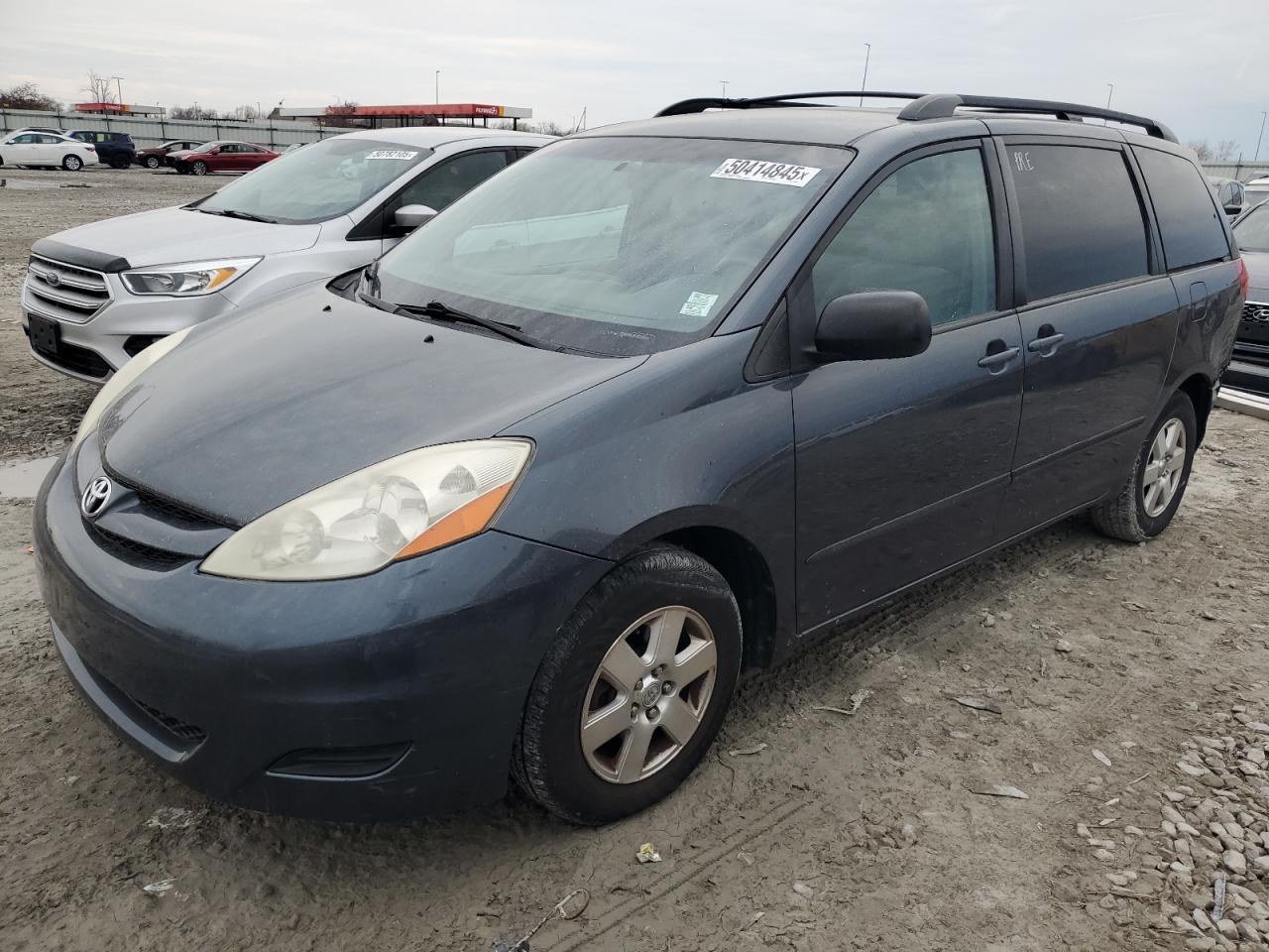 TOYOTA SIENNA CE 2010