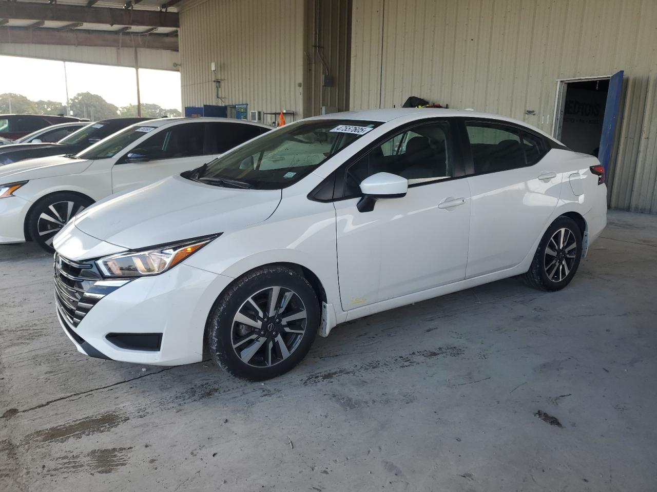 NISSAN VERSA SV 2023