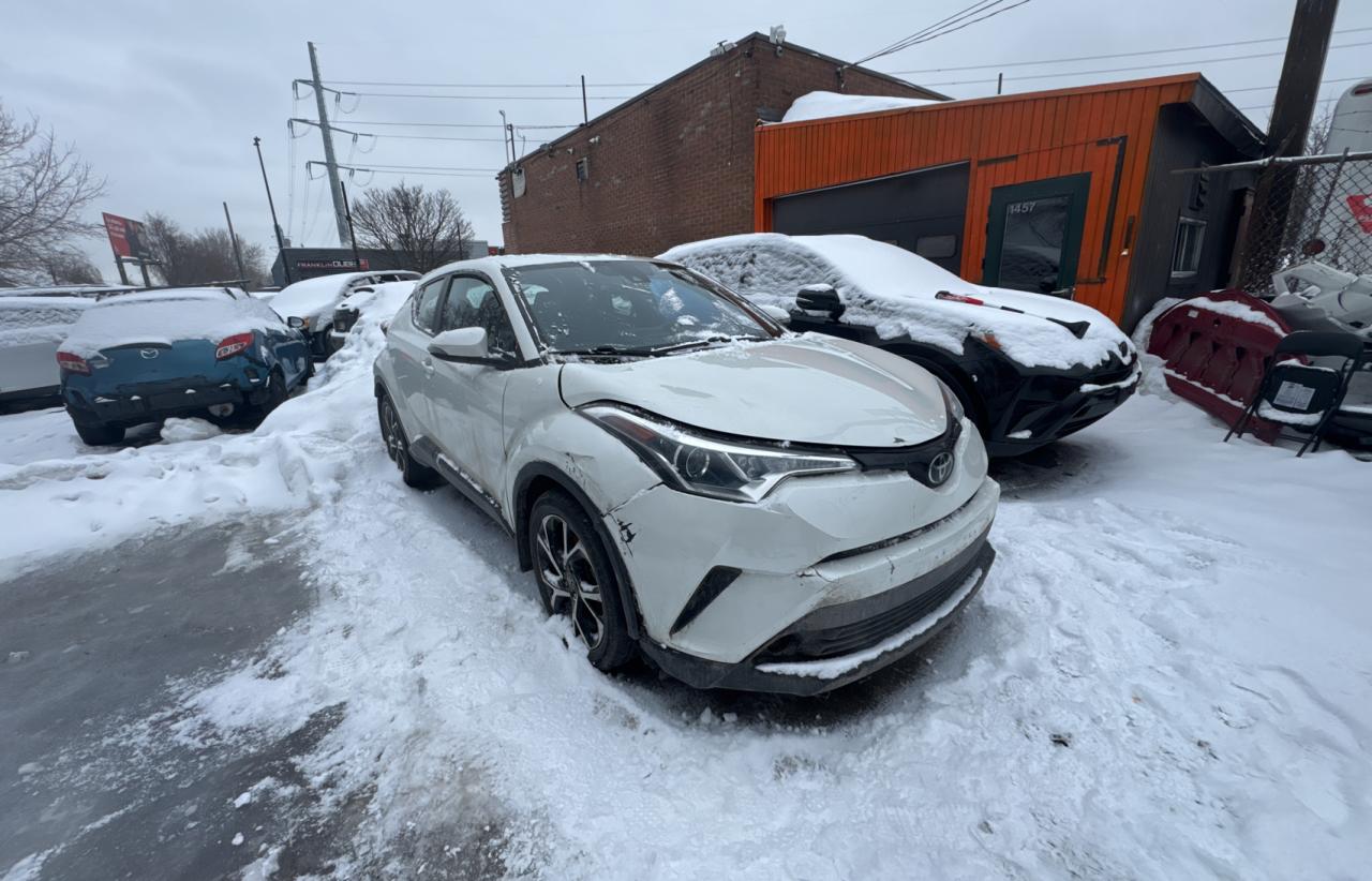 TOYOTA C-HR XLE 2018