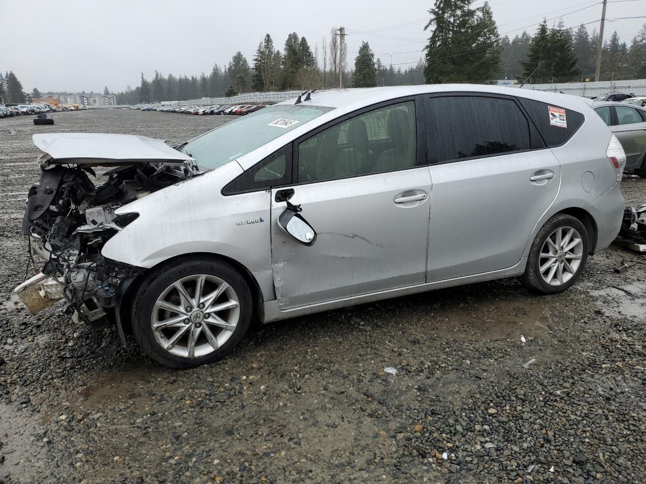 TOYOTA PRIUS V 2013