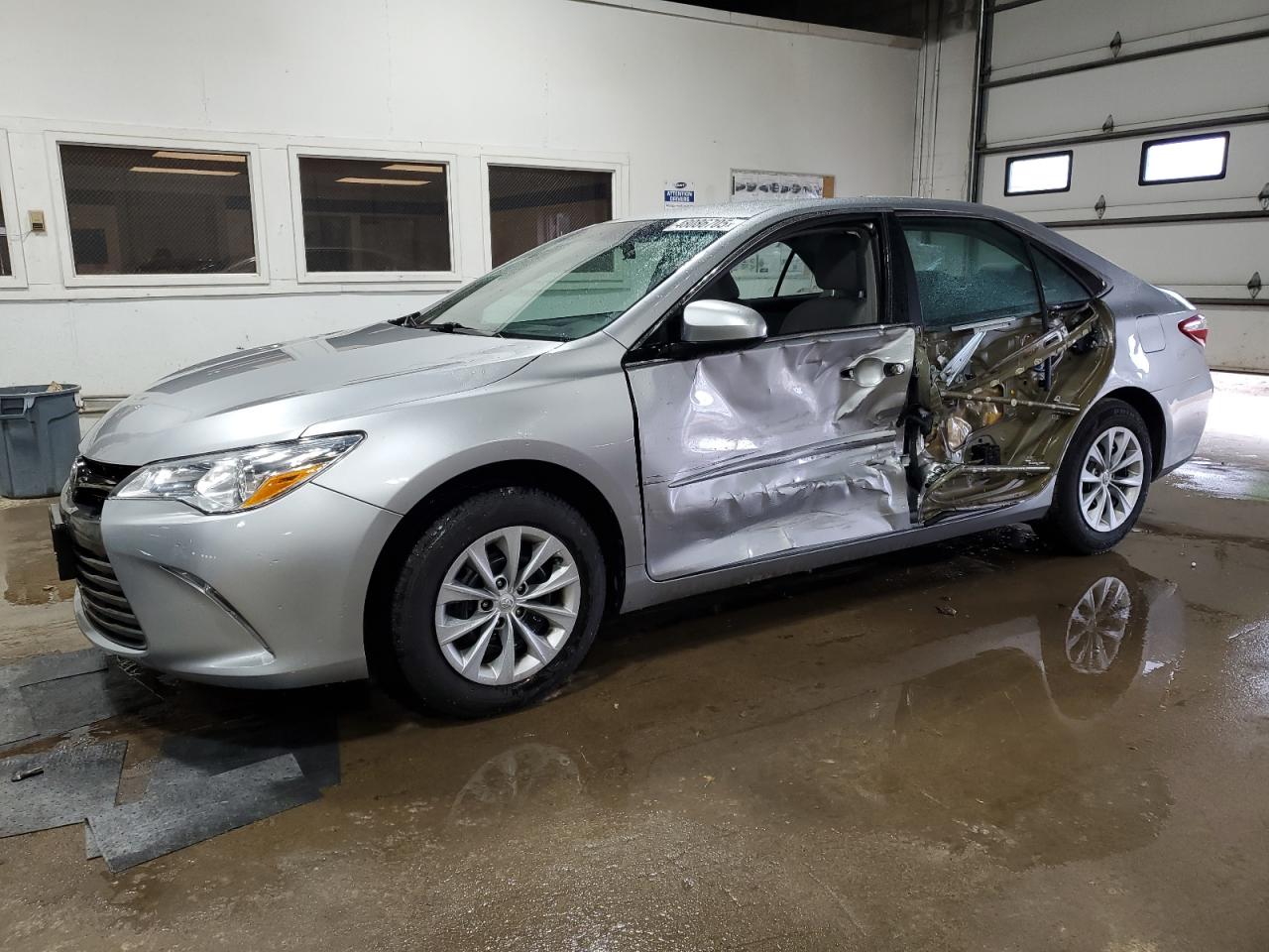 TOYOTA CAMRY LE 2017