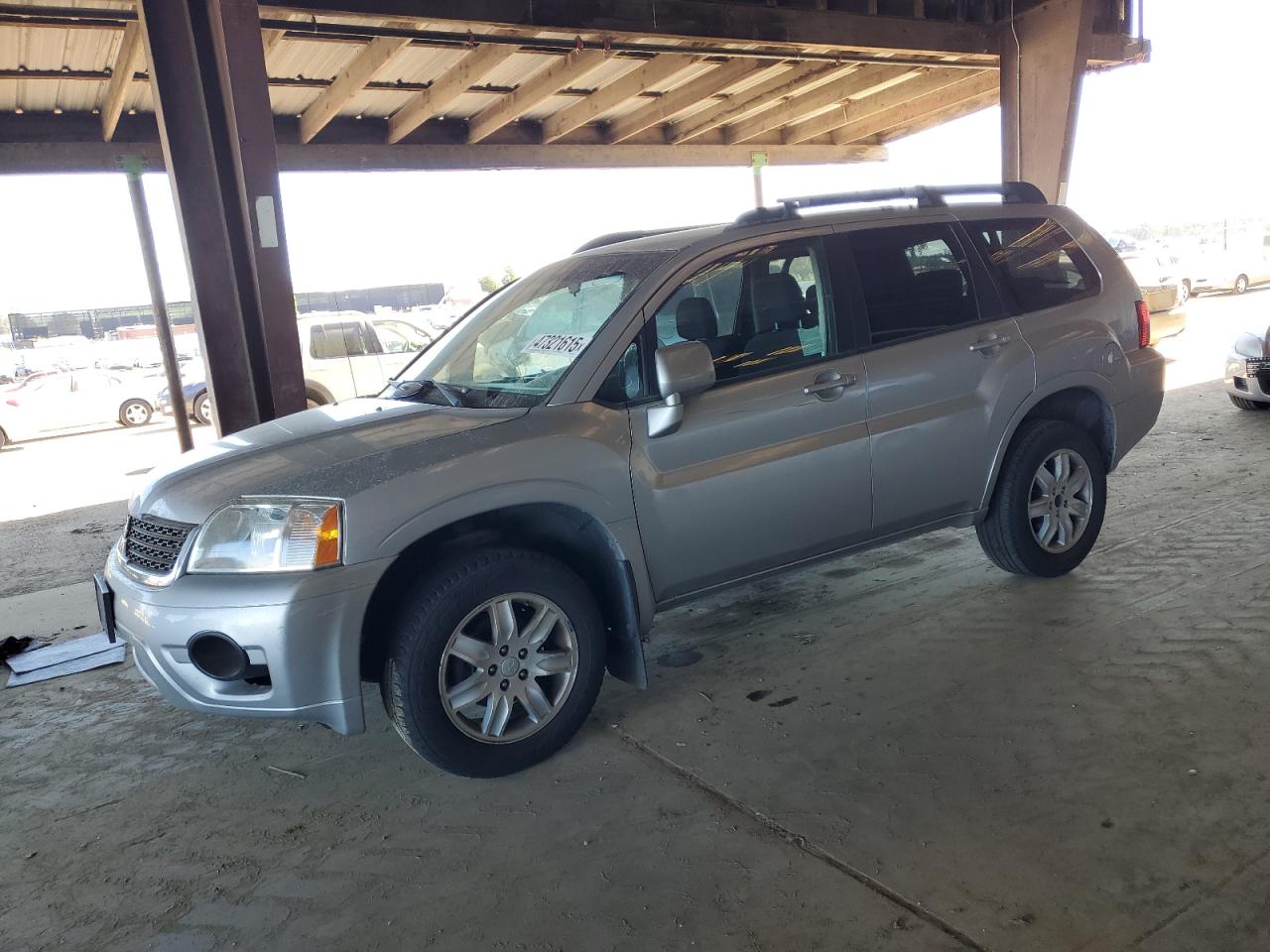 MITSUBISHI ENDEAVOR L 2011