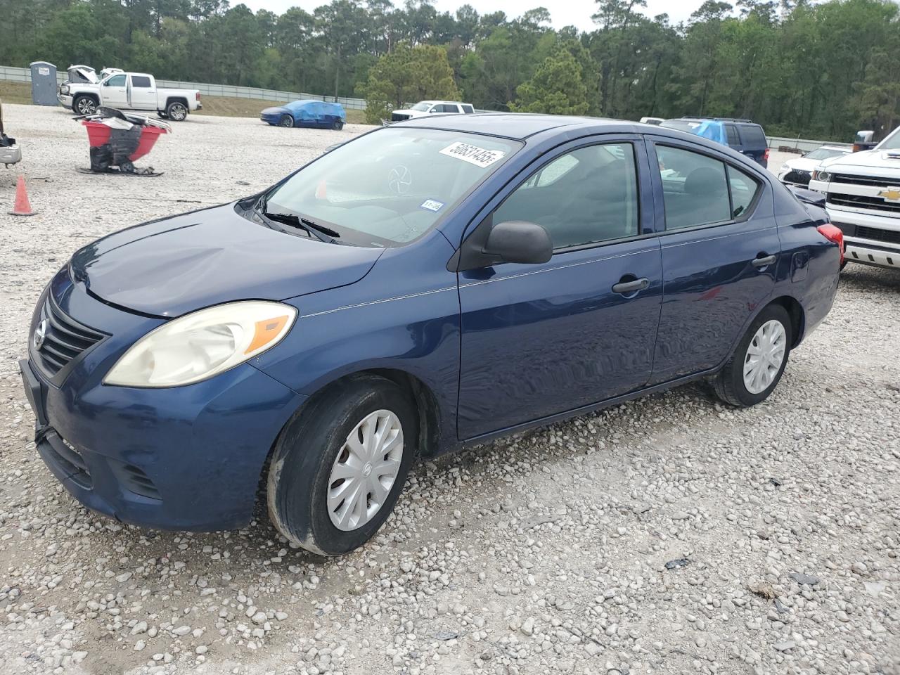 NISSAN VERSA S 2013