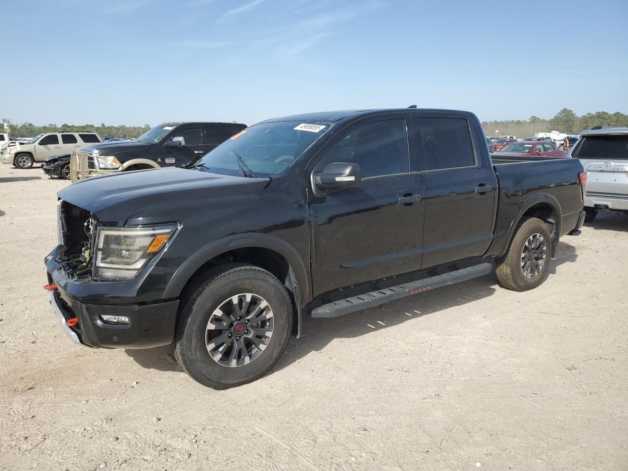 NISSAN TITAN PRO- 2024