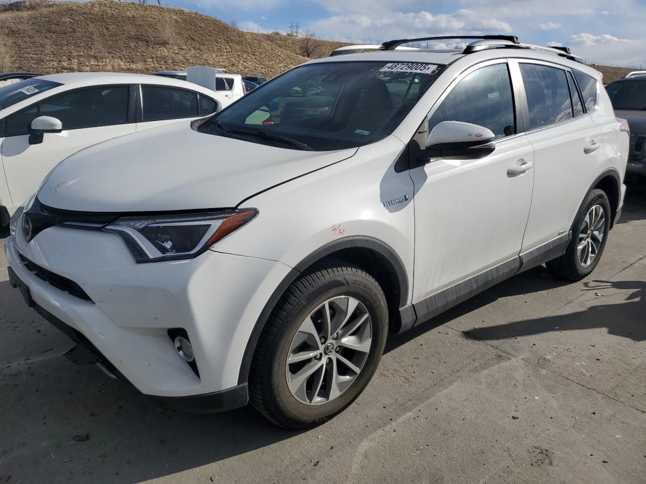 TOYOTA RAV4 HV LE 2017