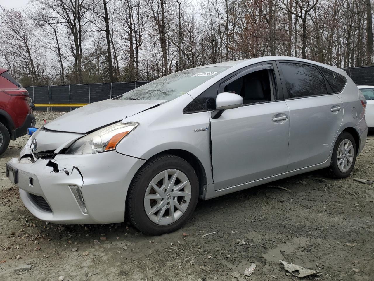 TOYOTA PRIUS V 2014