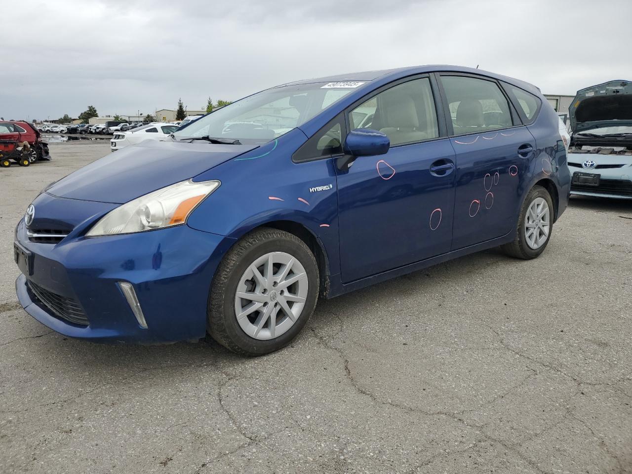 TOYOTA PRIUS V 2013
