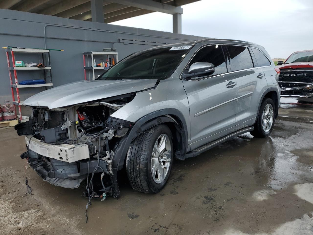 TOYOTA HIGHLANDER 2017
