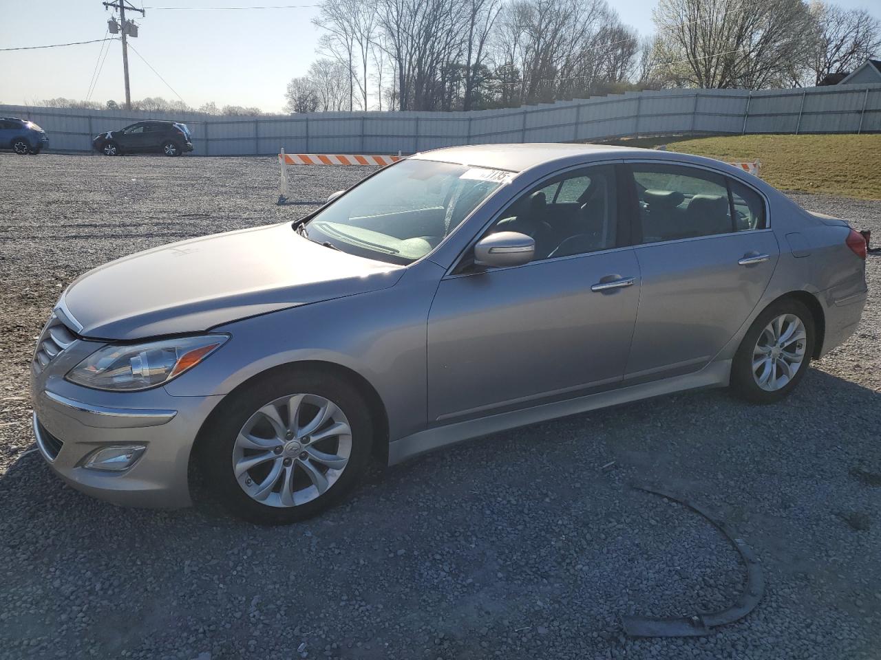 HYUNDAI GENESIS 3. 2012