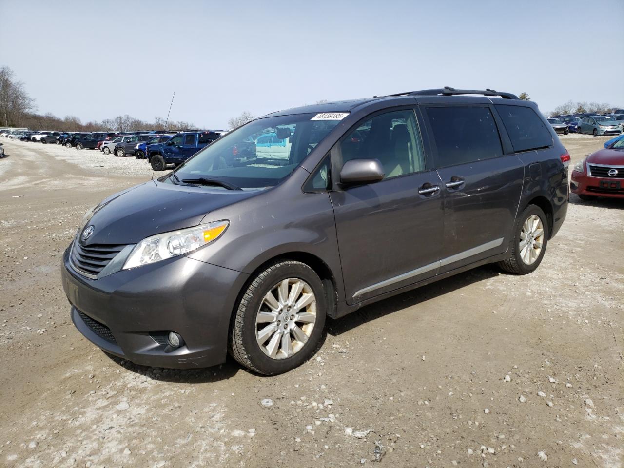 TOYOTA SIENNA XLE 2012