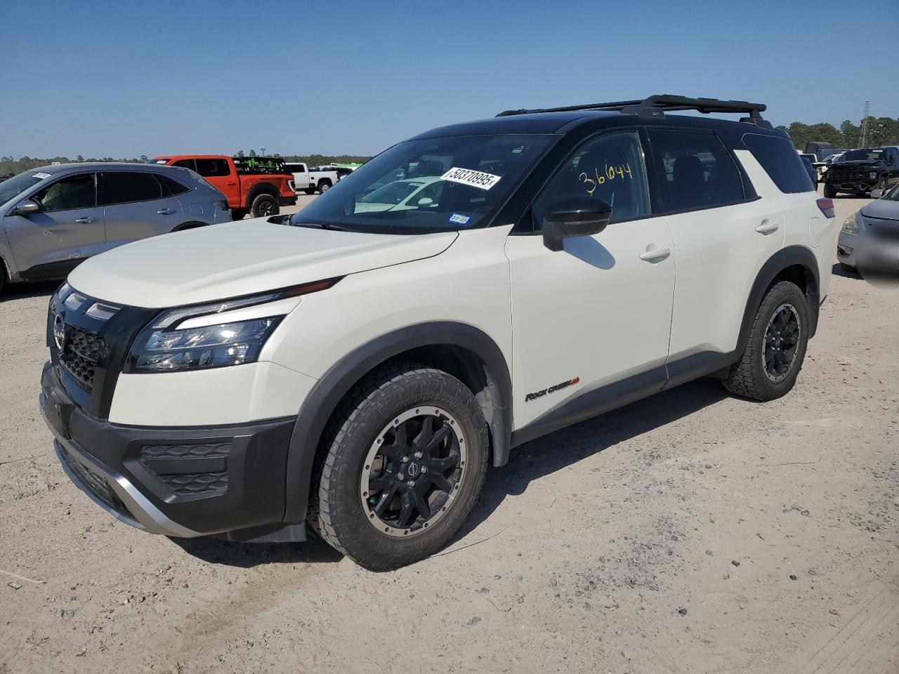 NISSAN PATHFINDER 2023