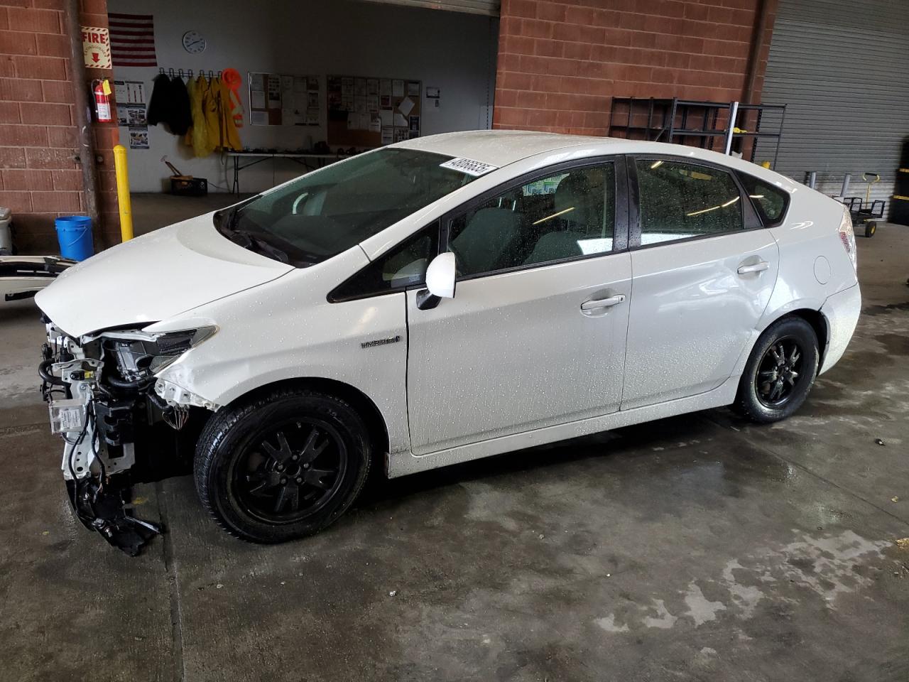 TOYOTA PRIUS 2015