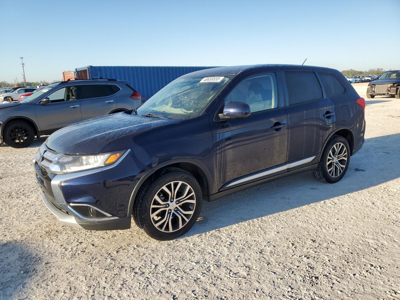 MITSUBISHI OUTLANDER 2016