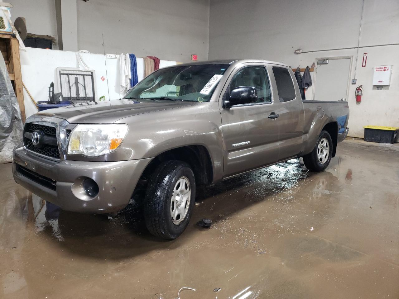 TOYOTA TACOMA ACC 2011