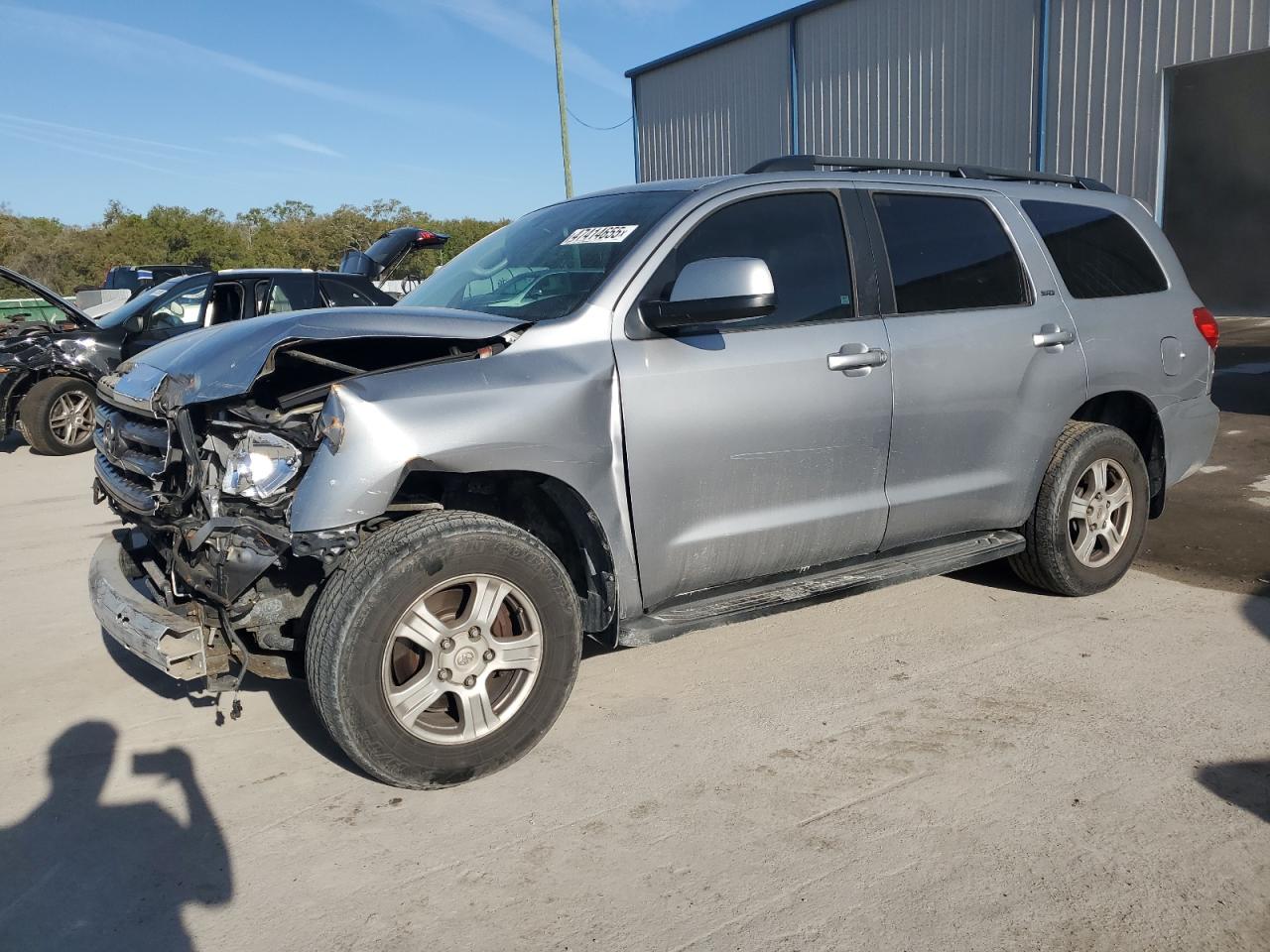 TOYOTA SEQUOIA SR 2011