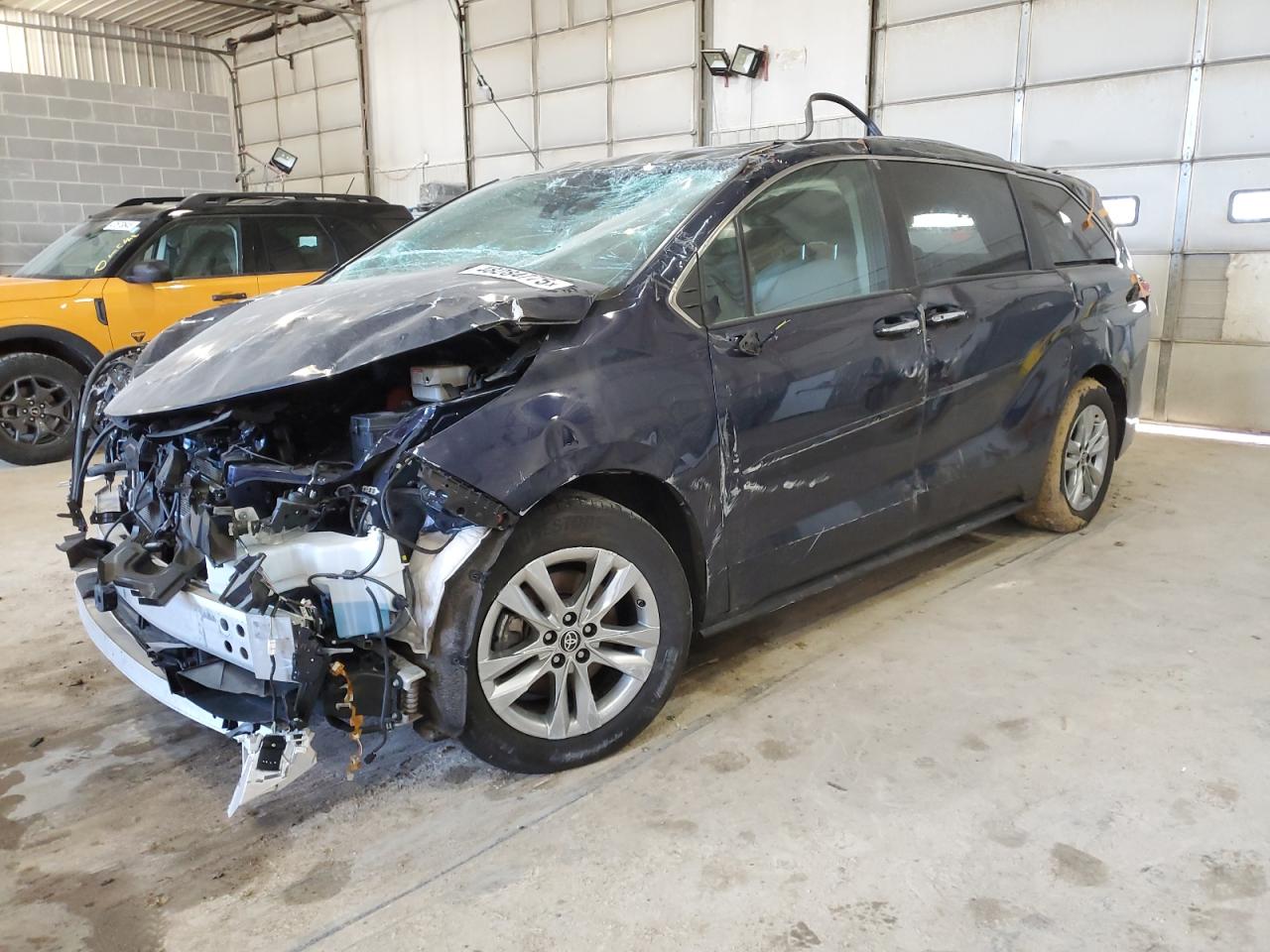 TOYOTA SIENNA LIM 2022