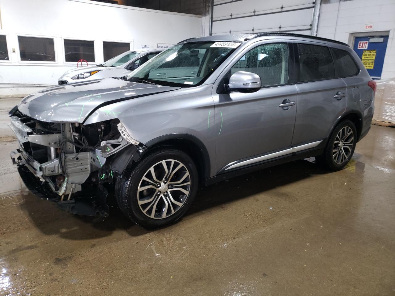 MITSUBISHI OUTLANDER 2016