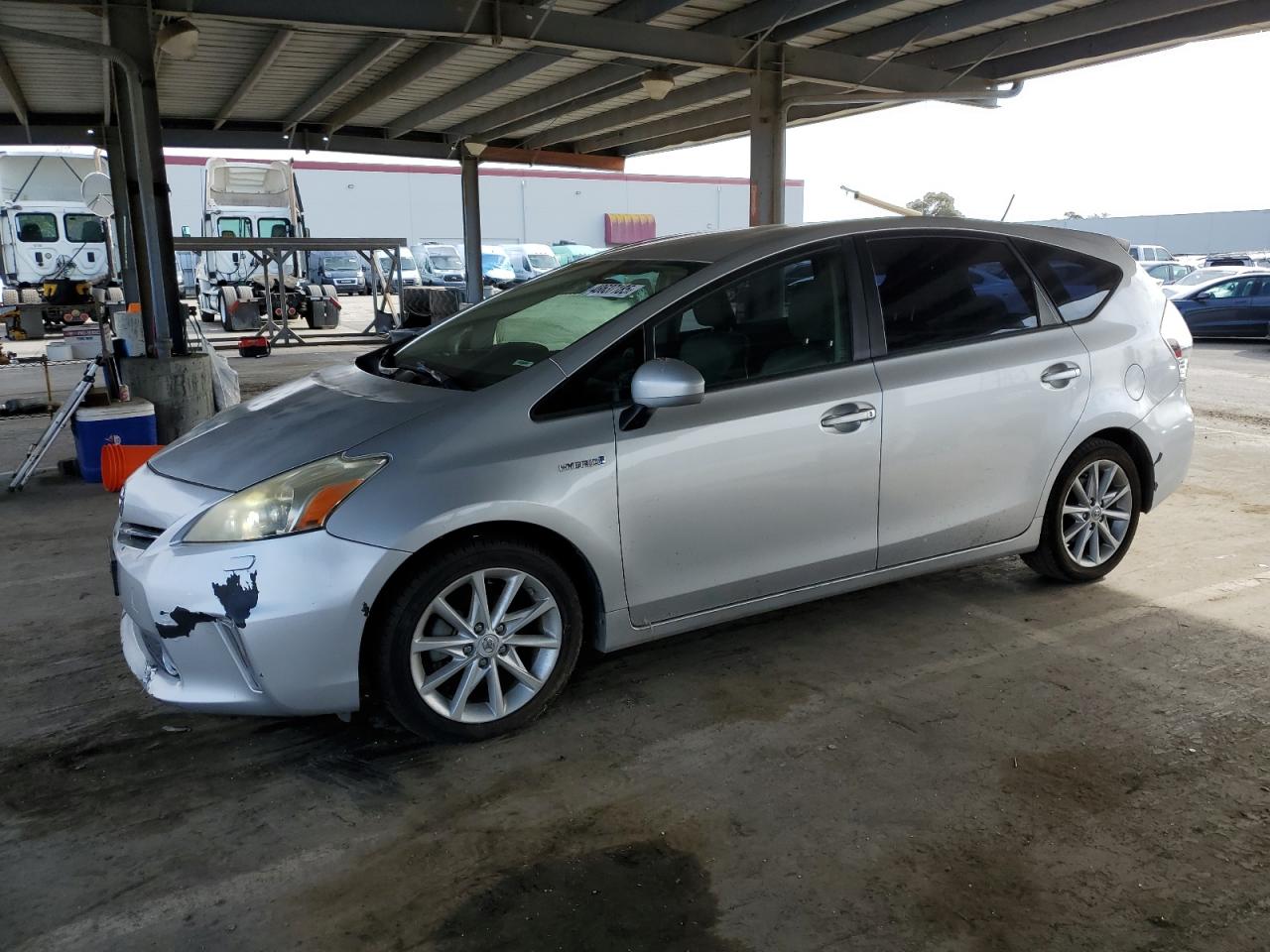 TOYOTA PRIUS V 2012