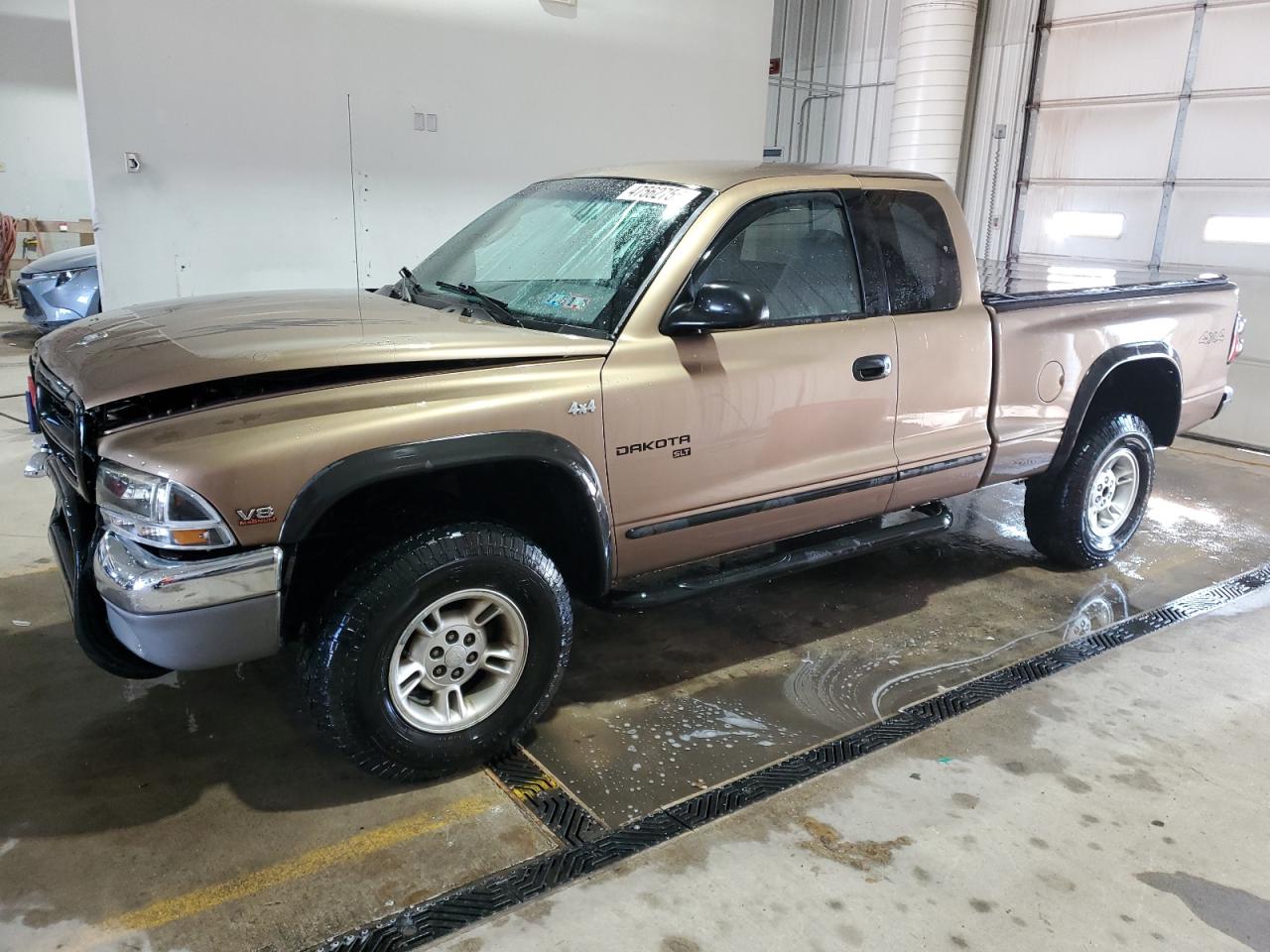 DODGE DAKOTA 2000