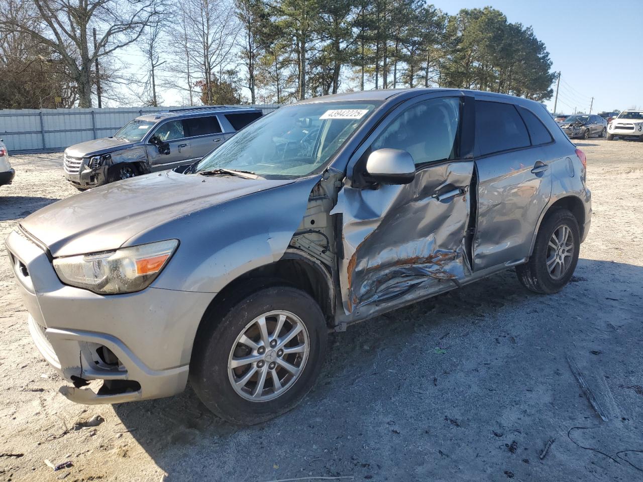 MITSUBISHI OUTLANDER 2011