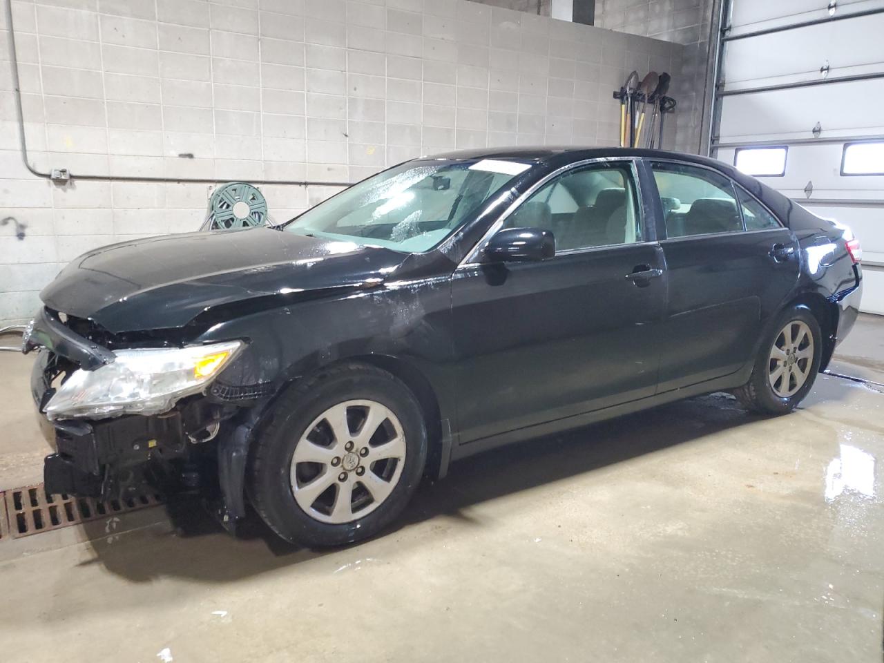 TOYOTA CAMRY BASE 2011