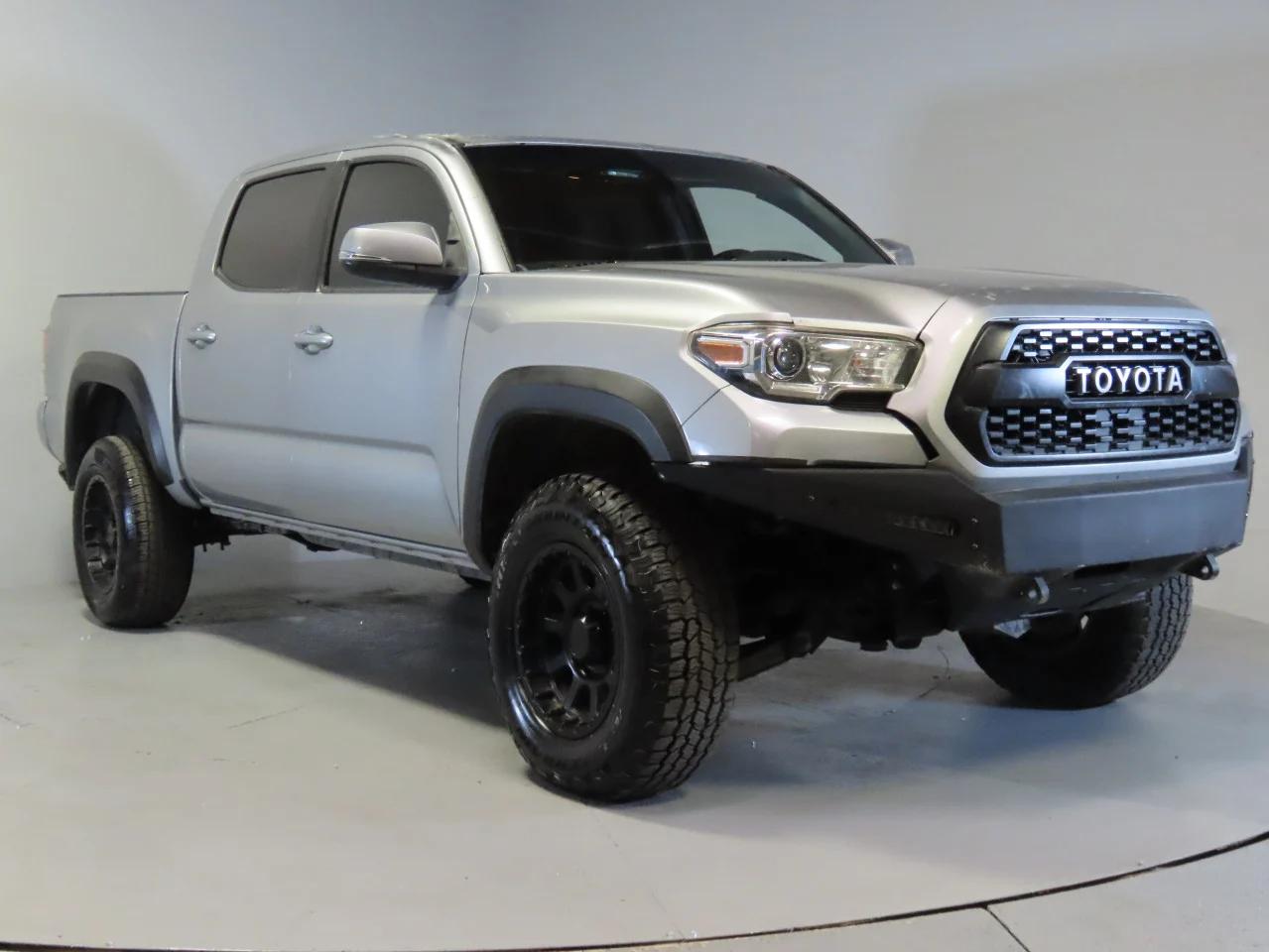 TOYOTA TACOMA DOU 2017