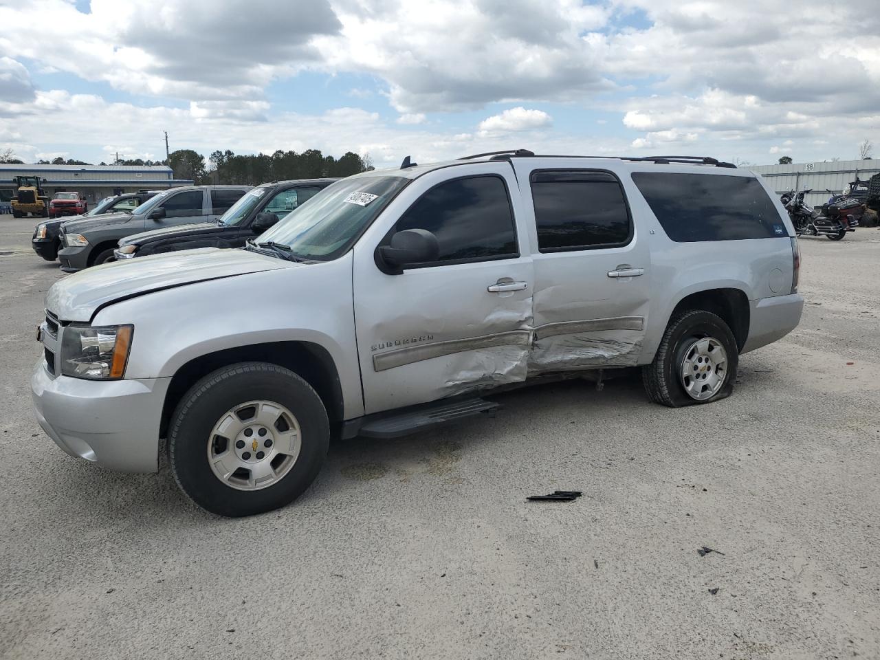 CHEVROLET SUBURBAN K 2013
