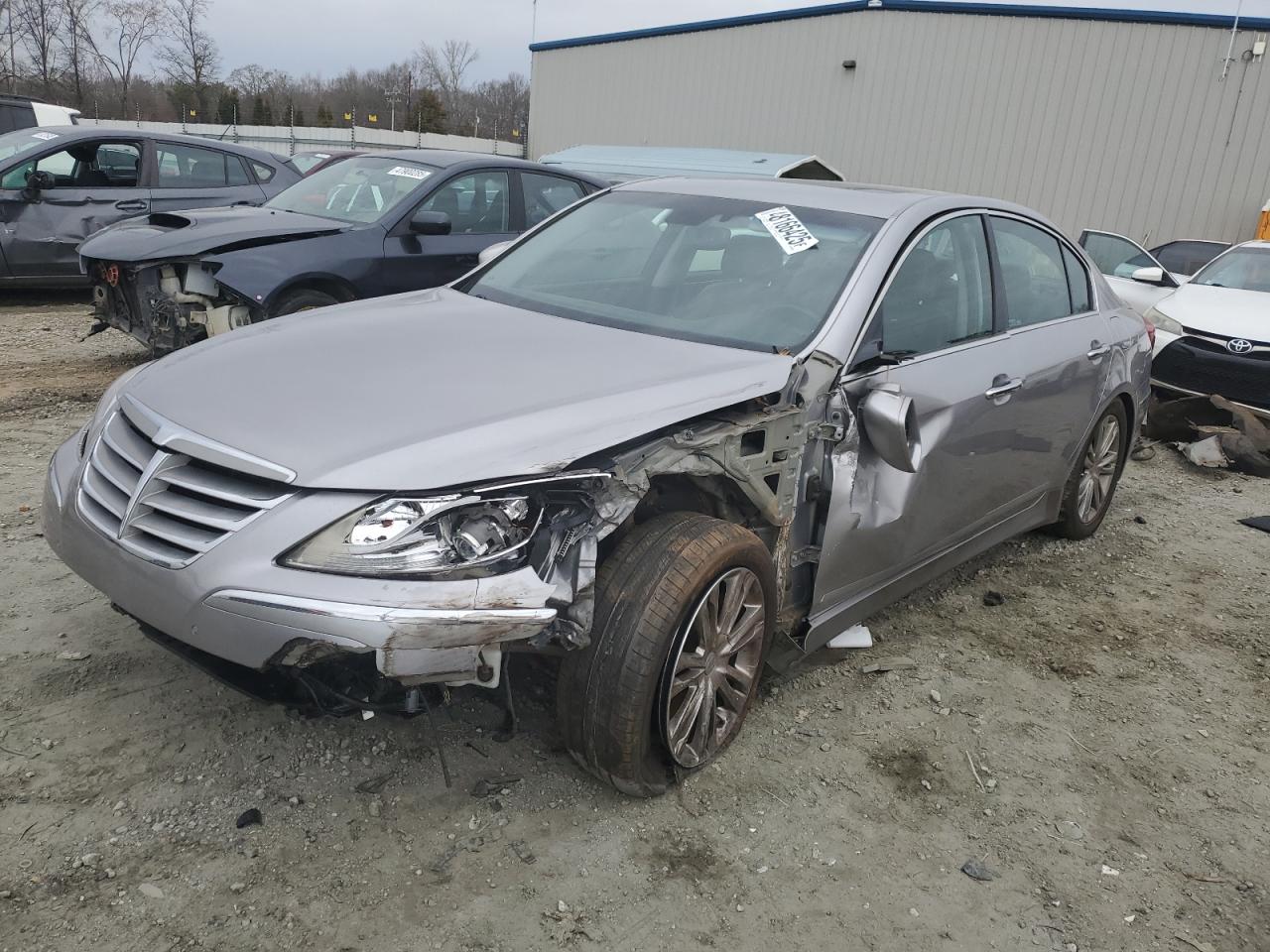 HYUNDAI GENESIS 3. 2012