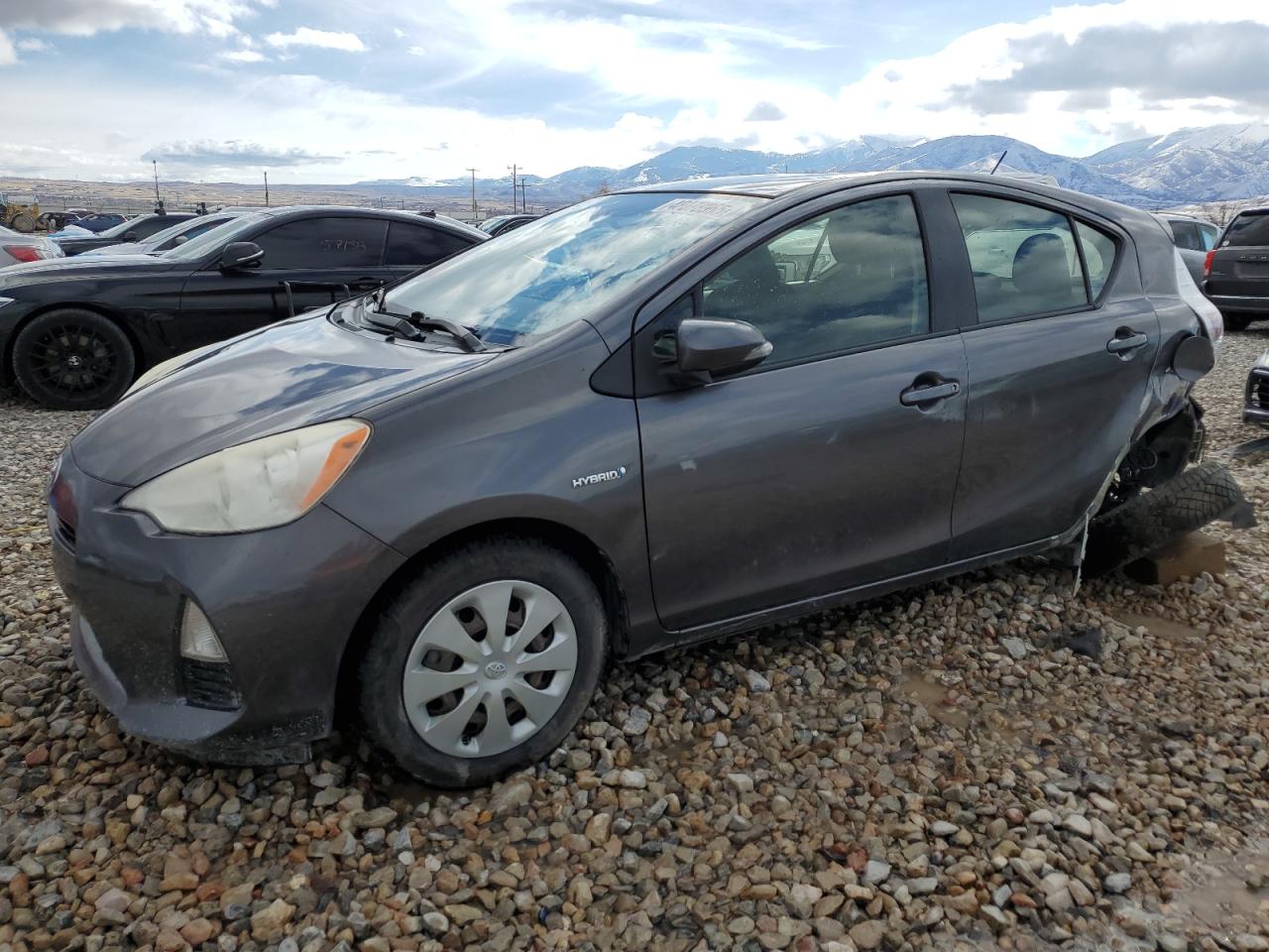 TOYOTA PRIUS C 2013
