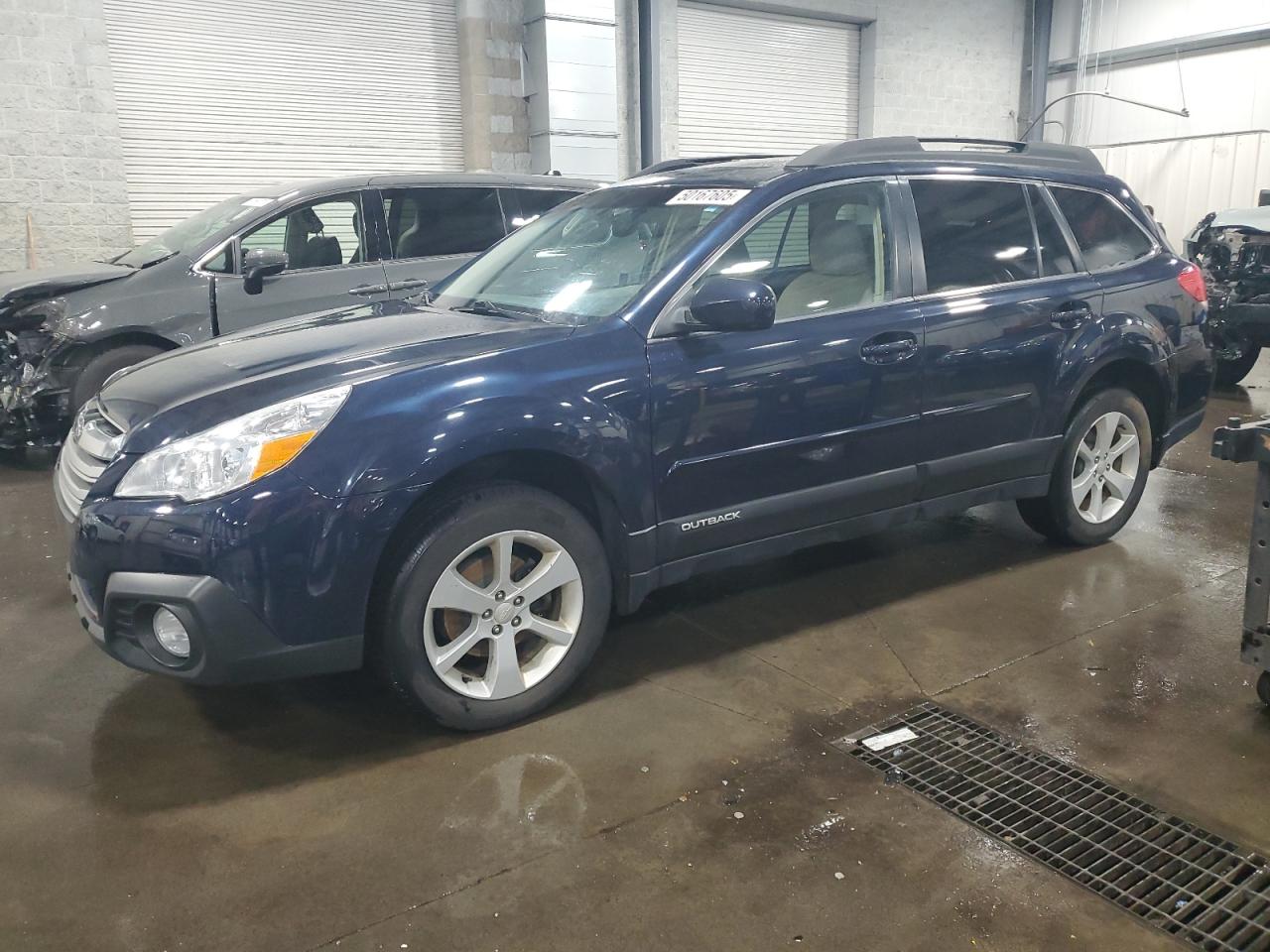 SUBARU OUTBACK 2. 2013