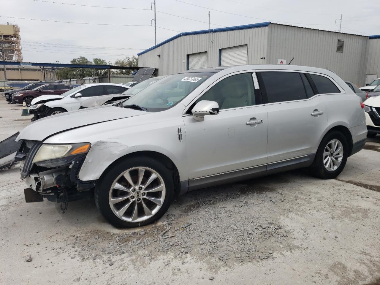 LINCOLN MKT 2010