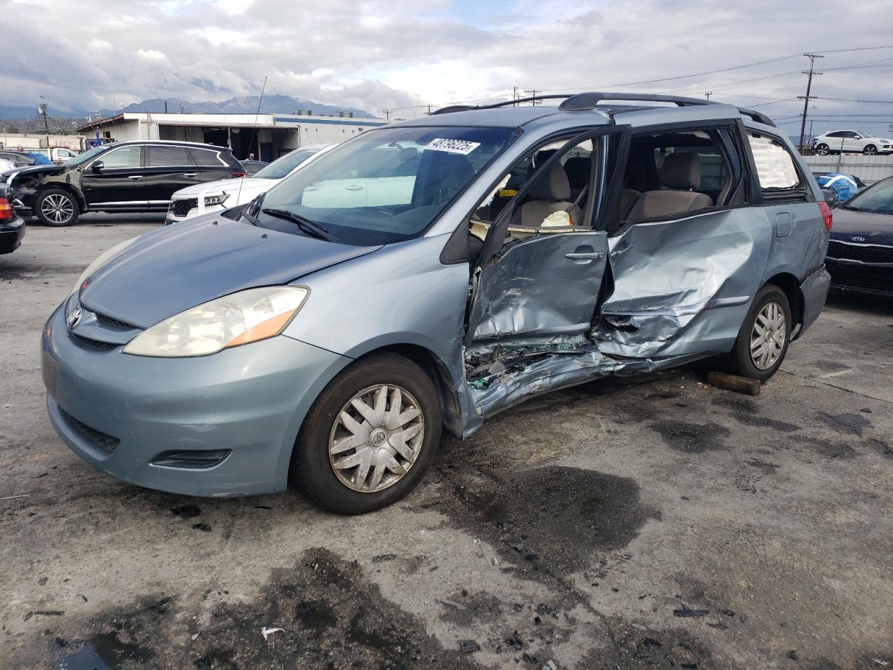 TOYOTA SIENNA CE 2010