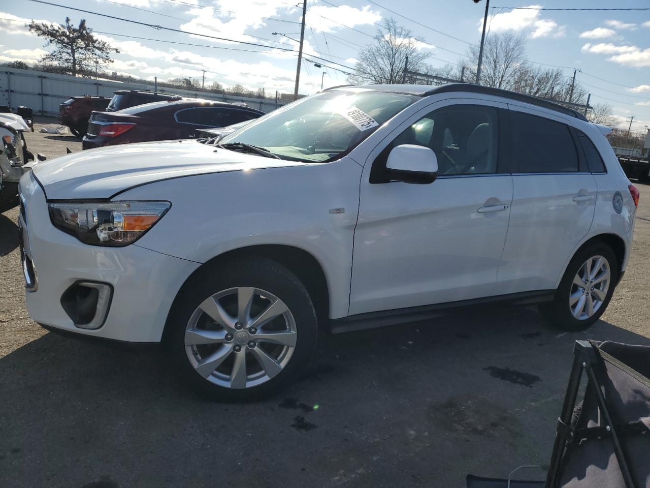 MITSUBISHI OUTLANDER 2015