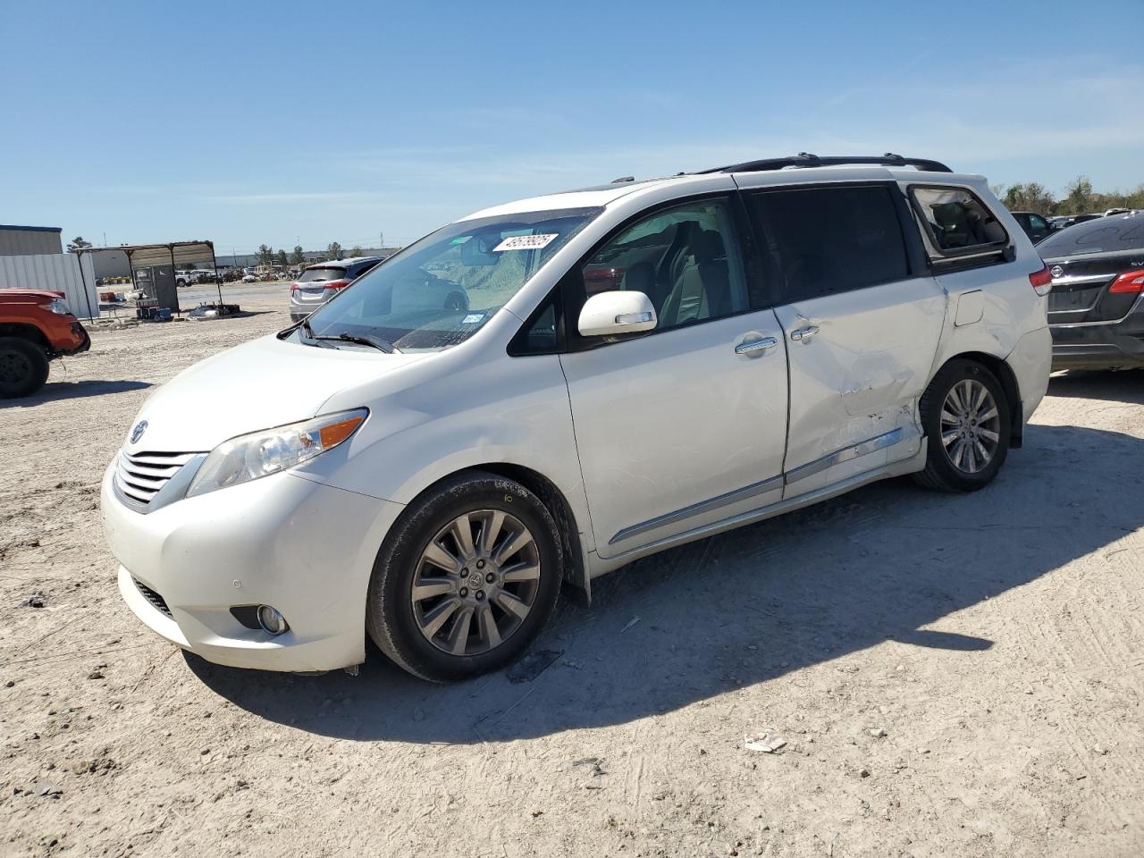 TOYOTA SIENNA XLE 2014