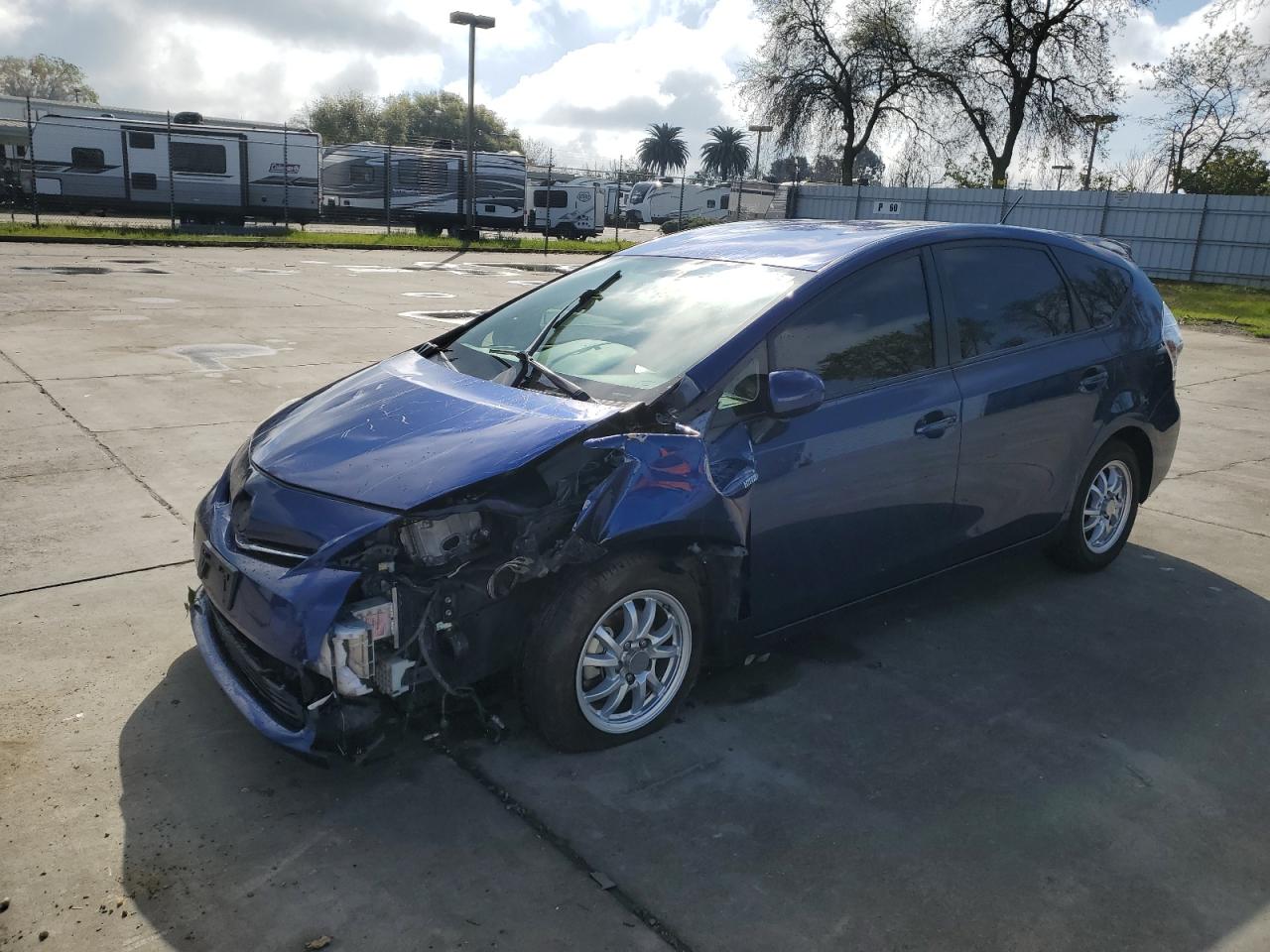 TOYOTA PRIUS V 2012