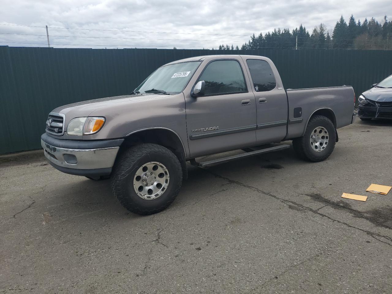 TOYOTA TUNDRA ACC 2002